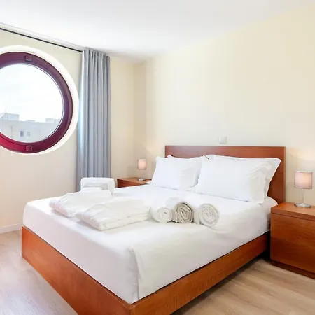 Shoreline Escape By Portugal Active * Esposende