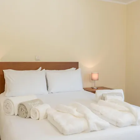 Shoreline Escape By Portugal Active * Esposende