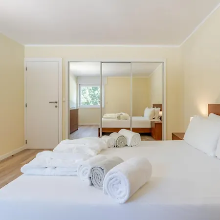 Shoreline Escape By Portugal Active