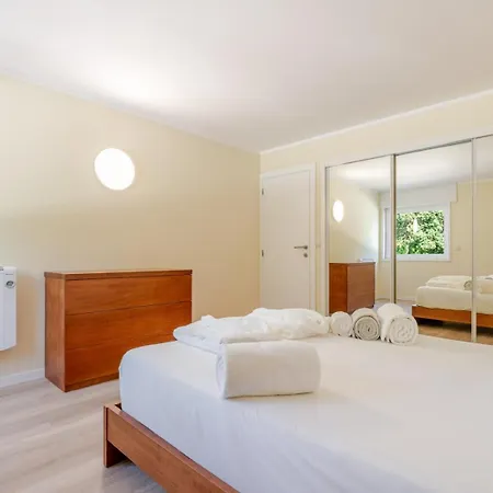Shoreline Escape By Portugal Active Apartment *