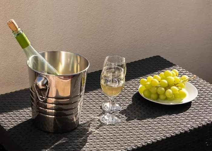 Shoreline Escape By Portugal Active * Esposende